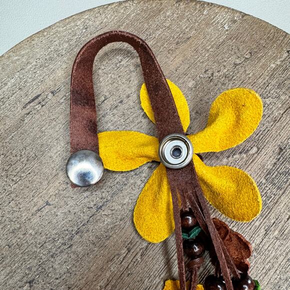 Daisy Flower Leather Bag Charm Genuine Leather Purse Crossbody Keychain NEW - Picture 5 of 8